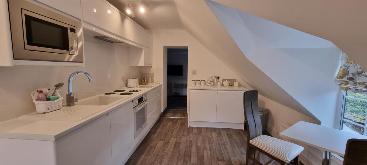 Modern And Spacious 2 Bedroom With Free Parking * Glyn Ceiriog