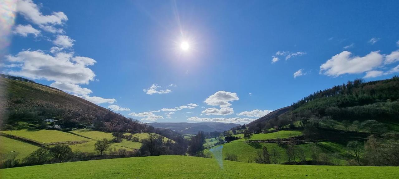 Modern And Spacious 2 Bedroom With Free Parking * Glyn Ceiriog